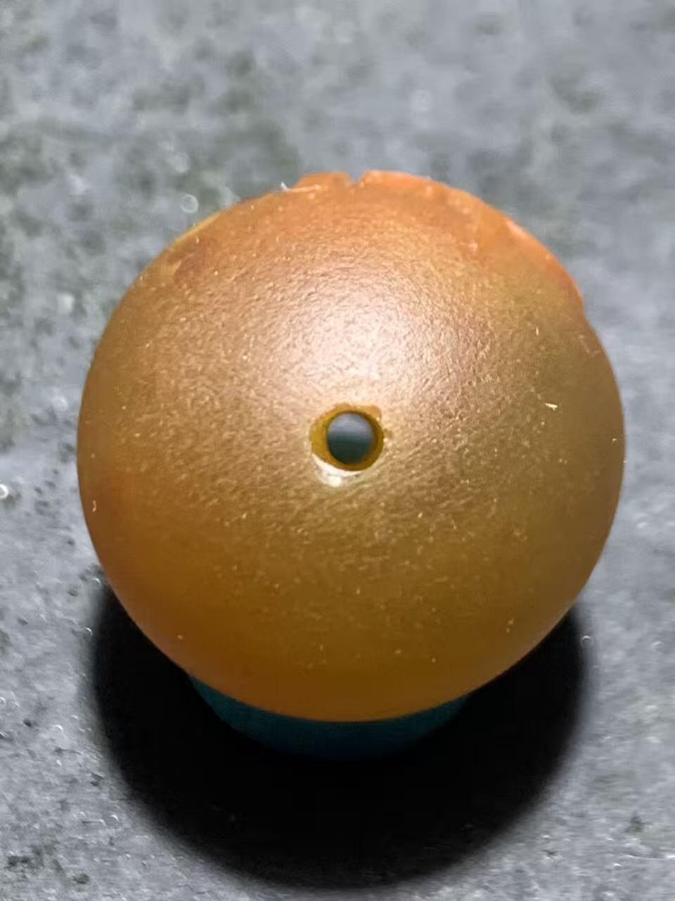 精美哑光冻料原皮战国红玛瑙手工雕刻佛字圆珠一颗！