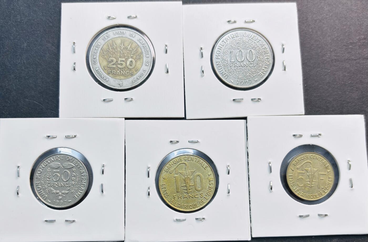 文馨钱币收藏第 281 场，【 长期接收代拍品】银元，银币，套币，纸币专场（本场截拍后休息三天，19 号发货） 西非1993-1997 年 5 枚套币，包含 250 法郎双色纪念币