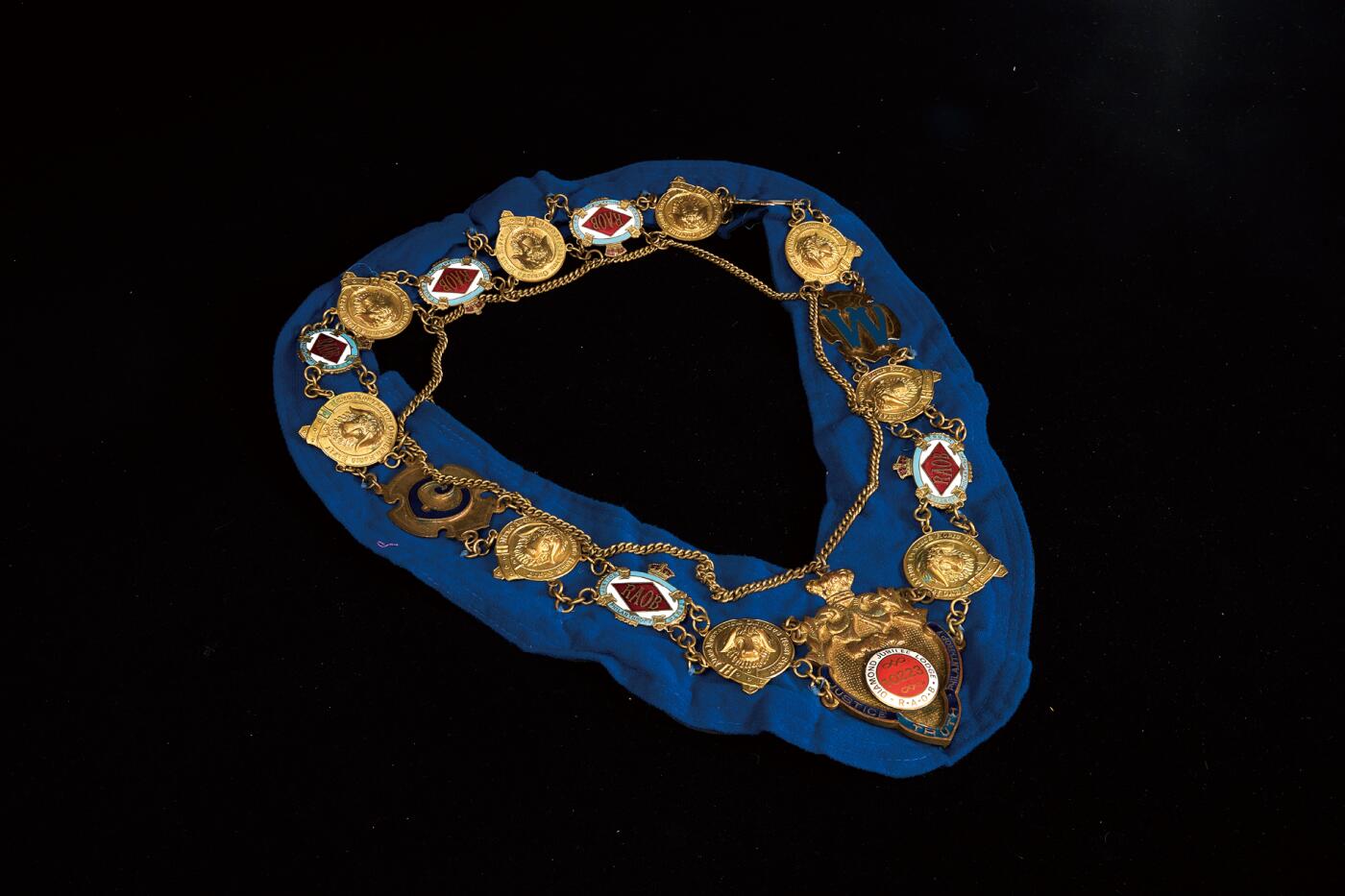 中新泰星2025年秋拍 徽章 纪念章及金银器专场