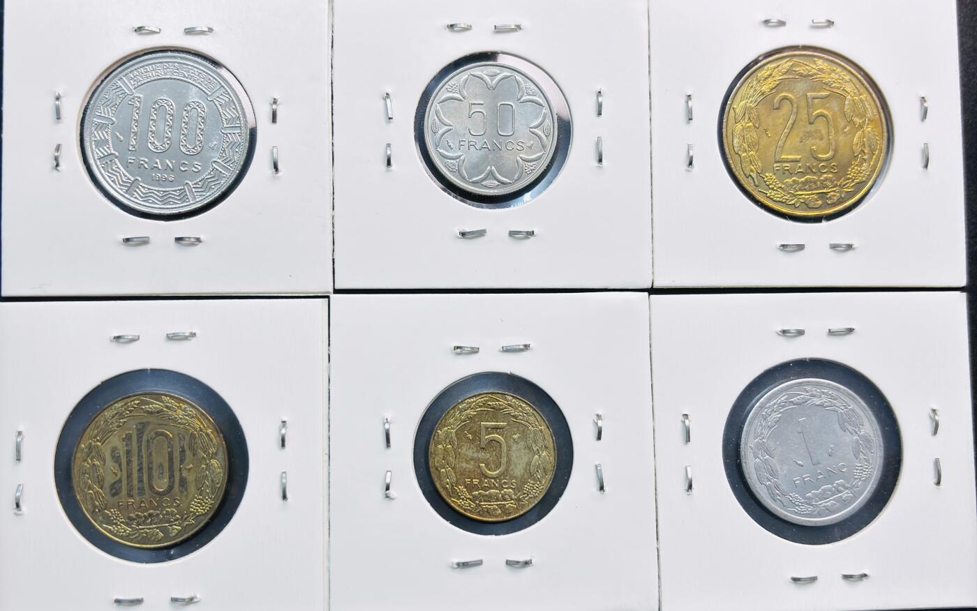 文馨钱币收藏第 281 场，【 长期接收代拍品】银元，银币，套币，纸币专场（本场截拍后休息三天，19 号发货） 原光中非 6 枚套币 1-100 法郎