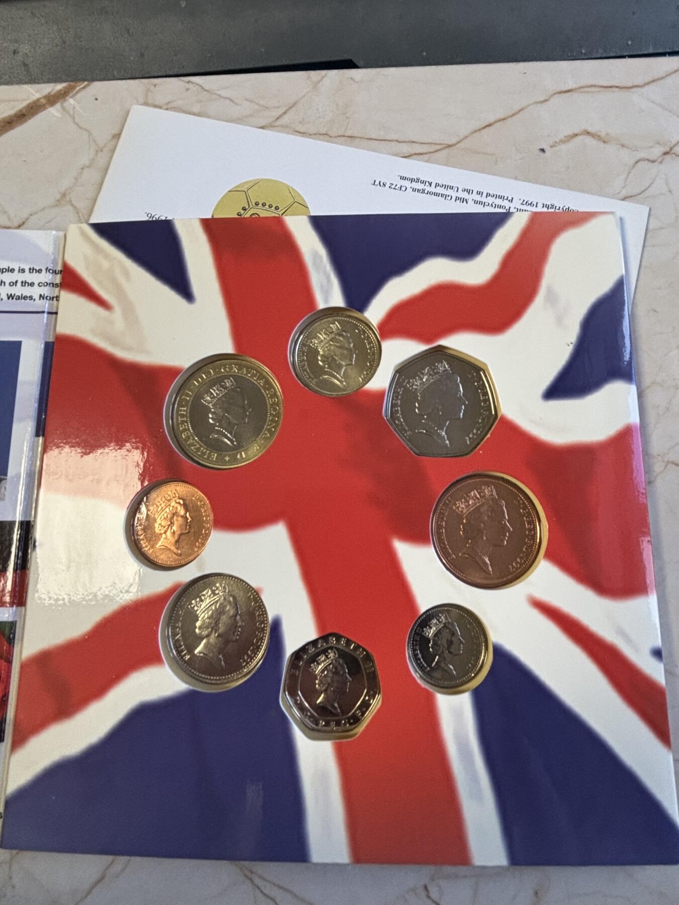 第181期拍卖 卡册 英国1997年硬币8枚套币