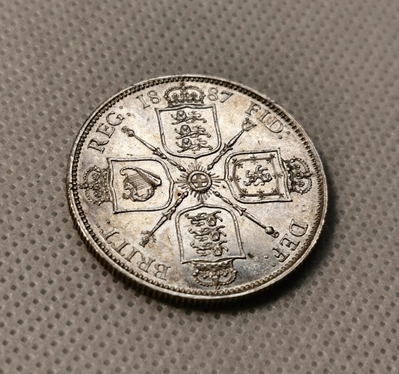 甄臻铺-世界币章拍卖（第39期）送拍享返佣金等优惠多多