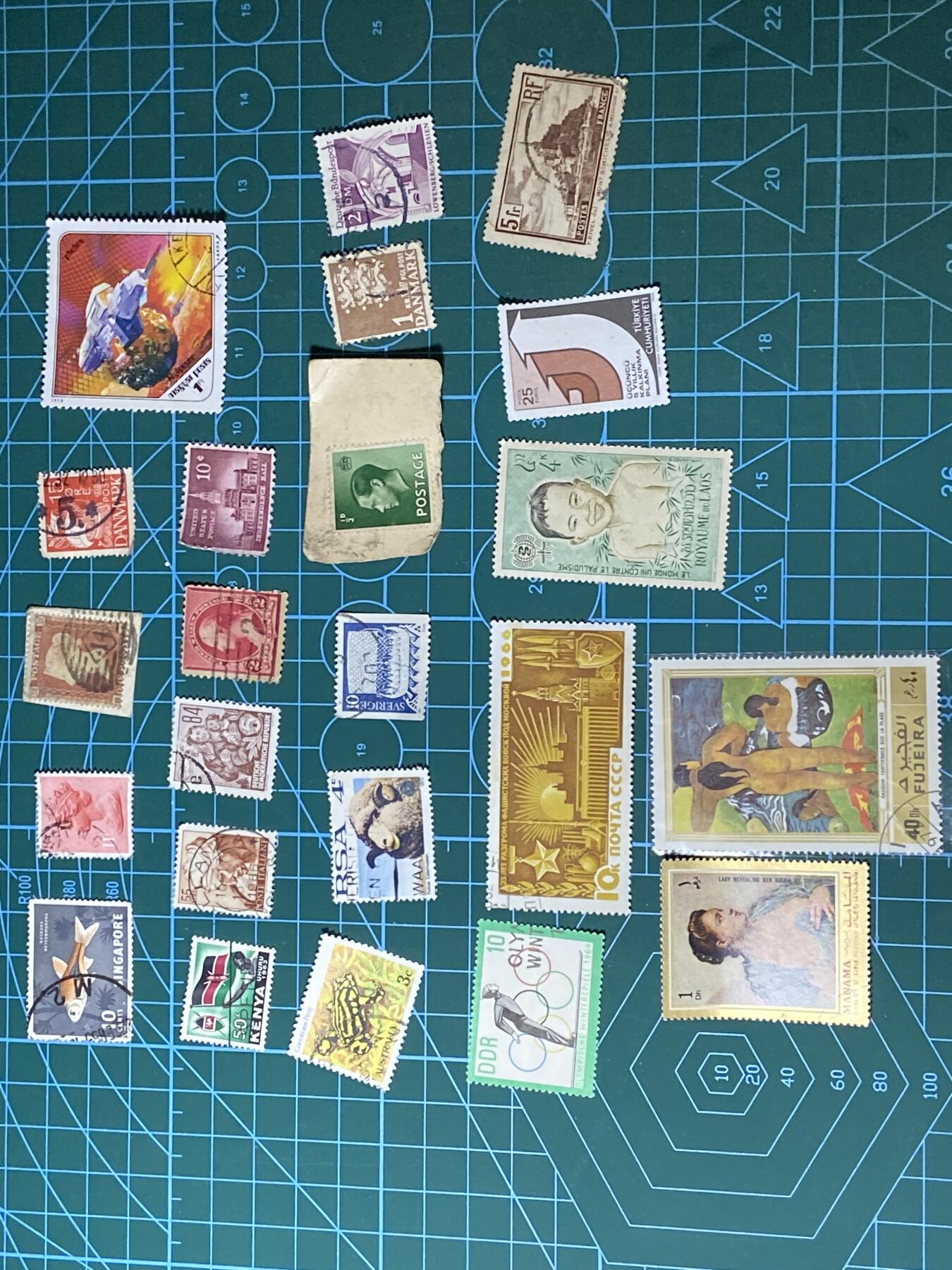 2025年第一百二十八场(总第一百五十四场）外国好品散币、邮币封和邮票场(免佣金) 邮票23枚