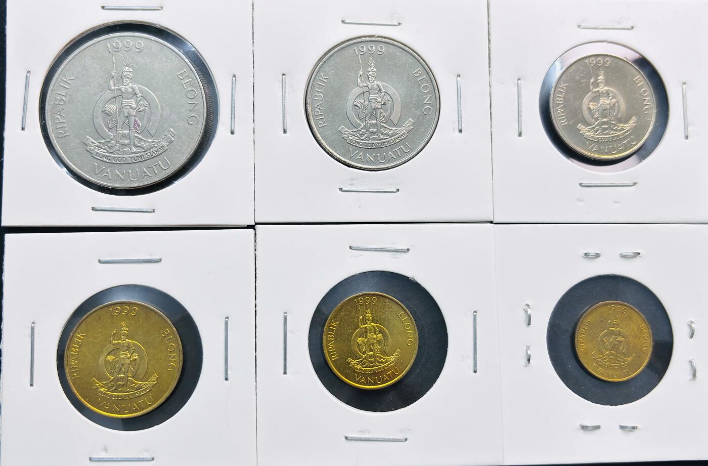 文馨钱币收藏第 281 场，【 长期接收代拍品】银元，银币，套币，纸币专场（本场截拍后休息三天，19 号发货） 1999 年瓦努阿图 6 枚套币