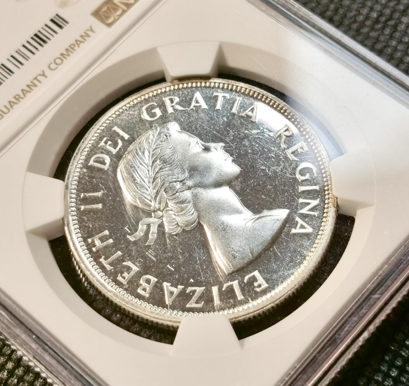 甄臻铺-世界币章拍卖（第39期）送拍享返佣金等优惠多多