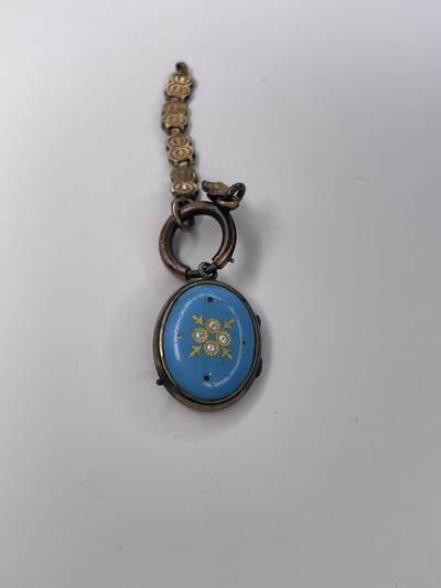 新时代收藏徽章红藏拍卖(第二十八场)  徽章纸品证书杂项 - 二战美国珐琅项链挂坠 铜鎏金很漂亮