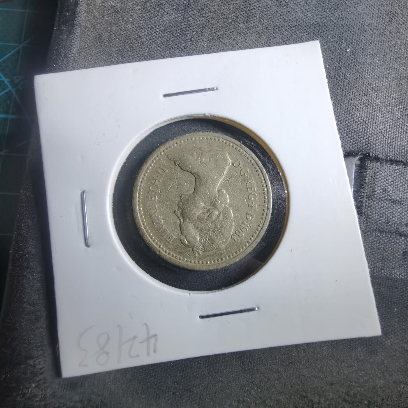 沼泽如烟--第902场 英国1983年一磅