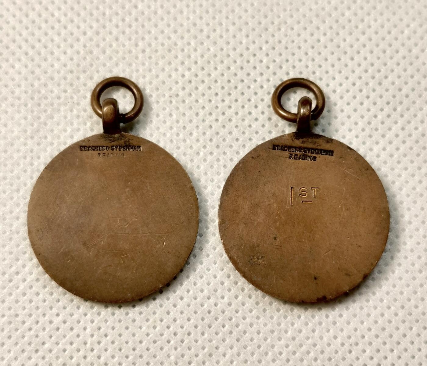 甄臻铺-世界币章拍卖（第39期）送拍享返佣金等优惠多多 英国伯克郡雷丁学院体育协会铜章 拔河比赛   1936/1935 两枚  24.6mm