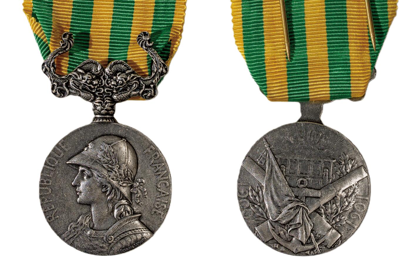 中新泰星2025年秋拍 徽章 纪念章及金银器专场 19世纪法国军队银质奖章一枚