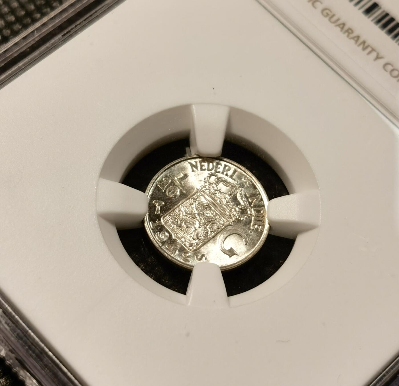 甄臻铺-世界币章拍卖（第39期）送拍享返佣金等优惠多多 NGC-MS66 1942年荷属东印度1/10盾MS66-65两枚一组，卷拆品相