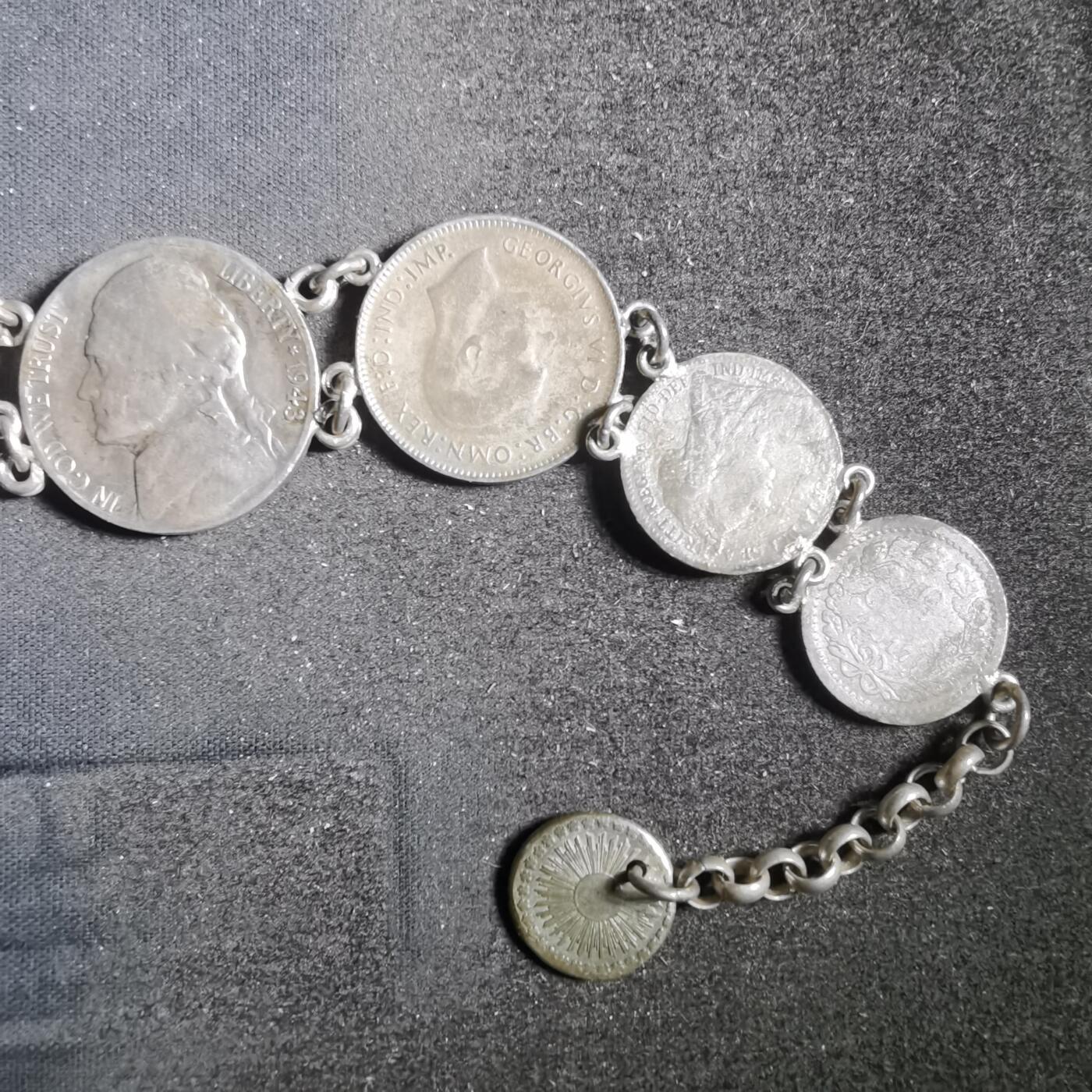 沼泽如烟--第901场 手链一条多枚银币银链焊接