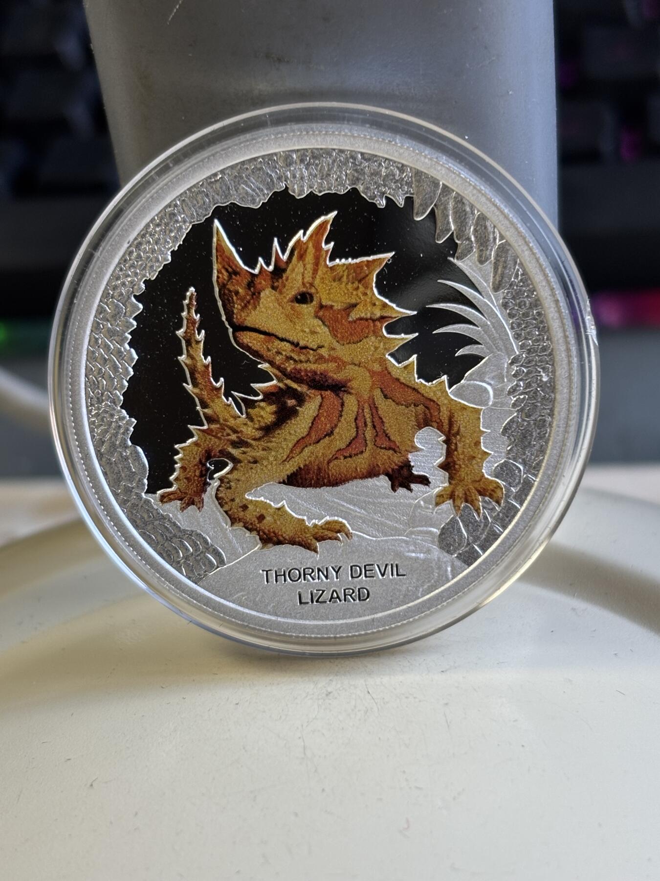 第181期拍卖 图瓦卢2014年危险动物系列棘手魔鬼蜥蜴彩色纪念银币，1盎司，999银，发行量5000枚