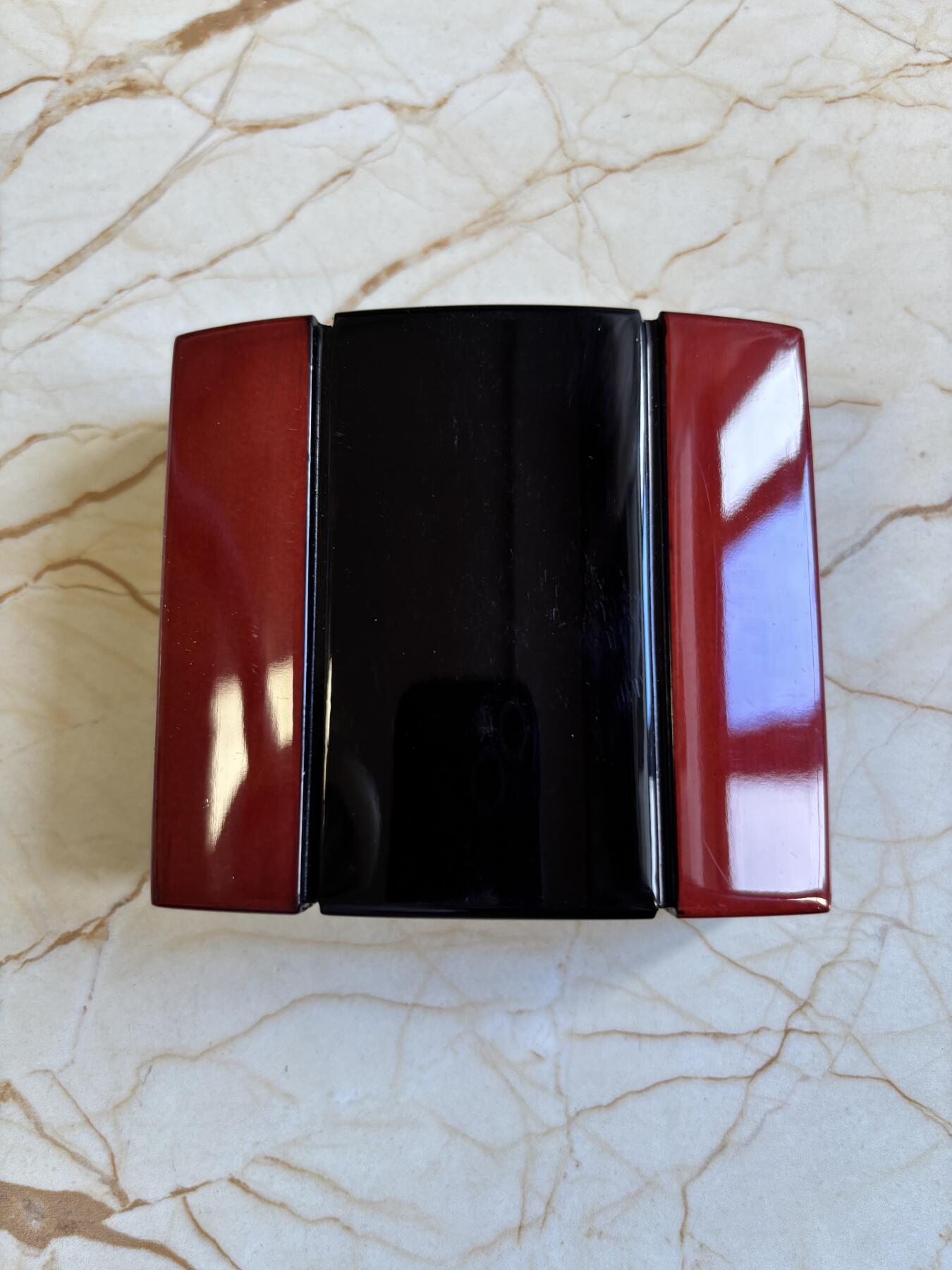 第181期拍卖 图瓦卢2014年危险动物系列棘手魔鬼蜥蜴彩色纪念银币，1盎司，999银，发行量5000枚