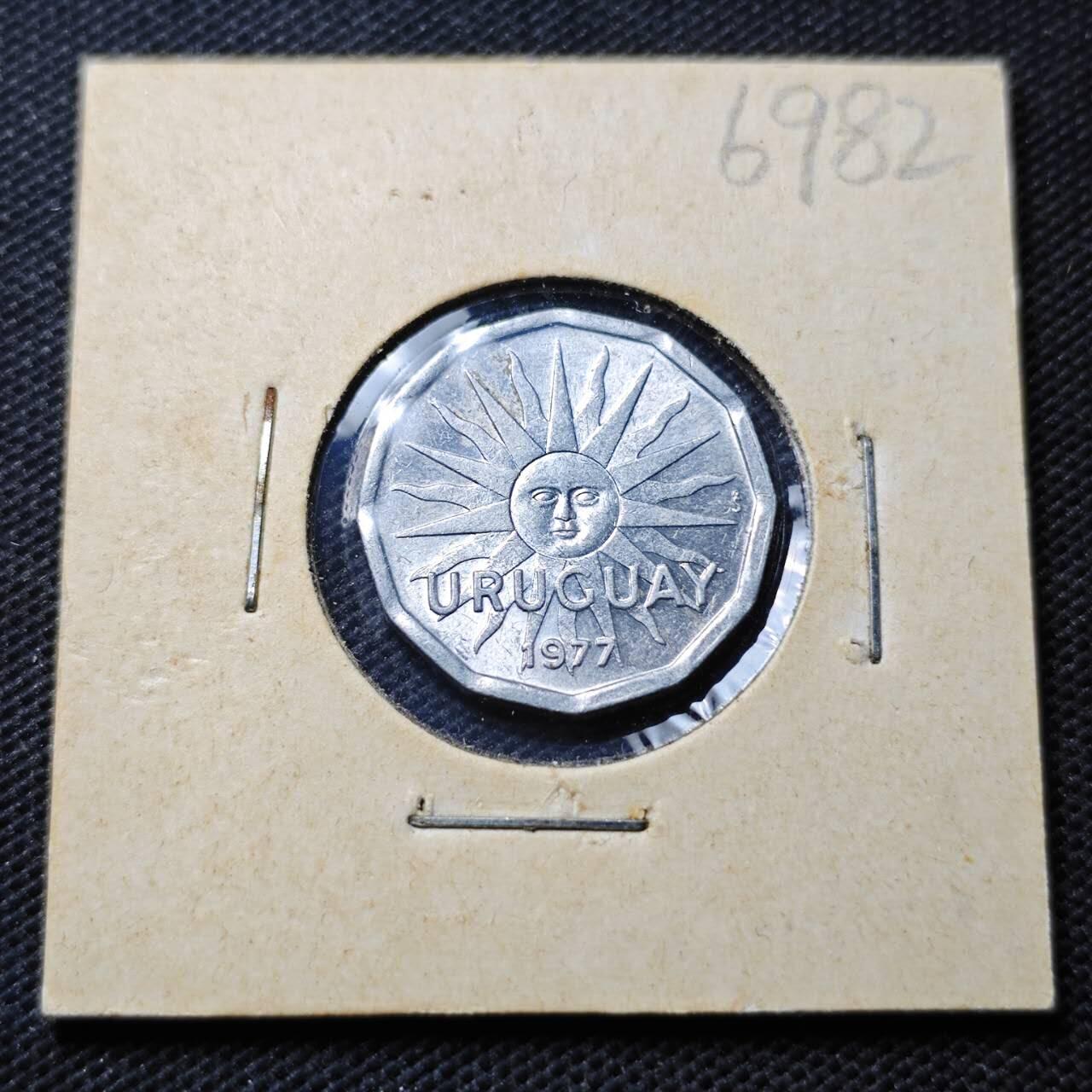 KK钱币收藏小铺  第369场  2月预留时间 周末发货  1977乌拉圭2分 少见品种 好品