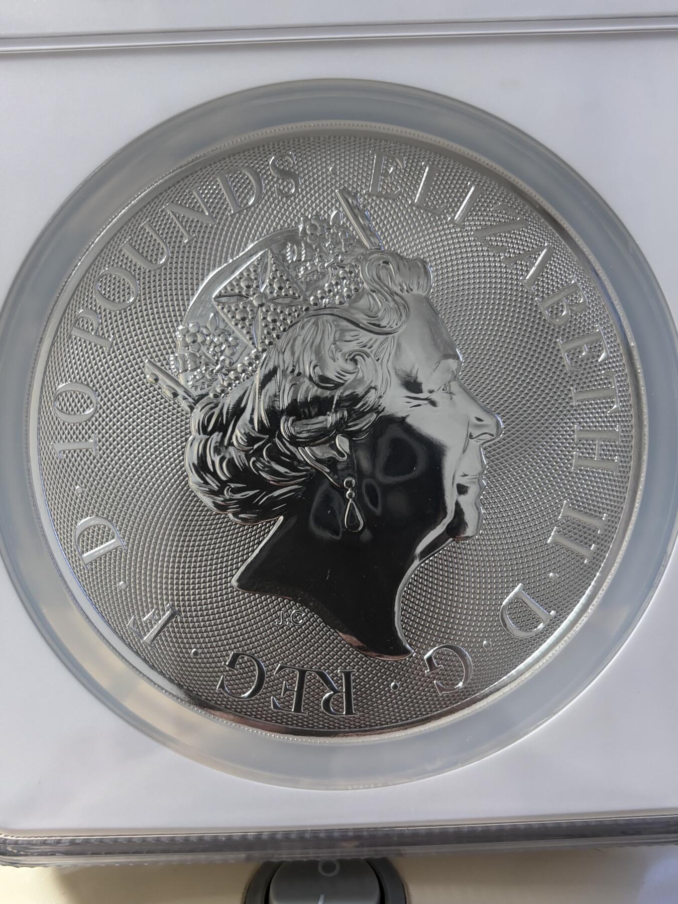 第181期拍卖 英国2019年女王神兽系列克拉伦斯黑牛10盎司纪念银币NGC-MS69,9999银，