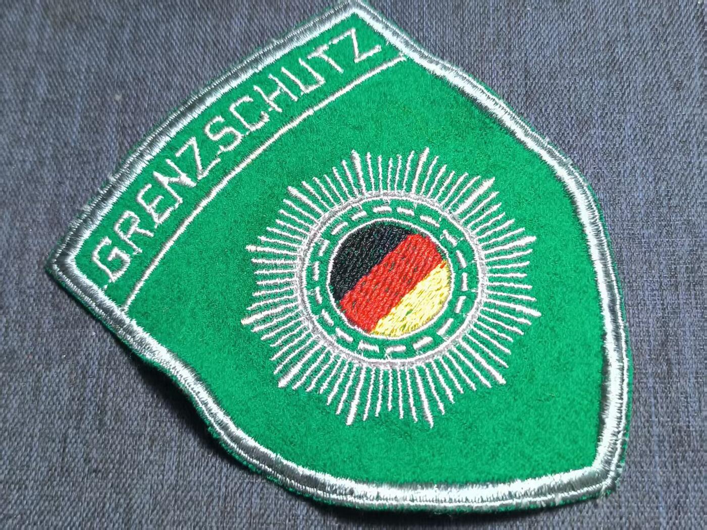 罗岚⭐爱藏⭐精品专拍第七场-分享拍场赚佣（周六有群拍，详细看简介） 民主德国边防驻营人民警察（五十年代）呢质刺绣臂章 非常少见的美品