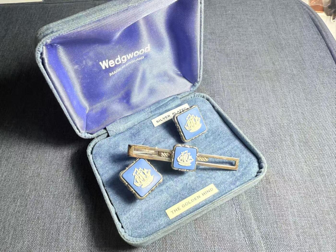 罗岚⭐爱藏⭐精品专拍第七场-分享拍场赚佣（周六有群拍，详细看简介） 中古奢侈  Wedgwood威基伍德 浮雕陶瓷帆船袖口领带夹一套  镀银材质