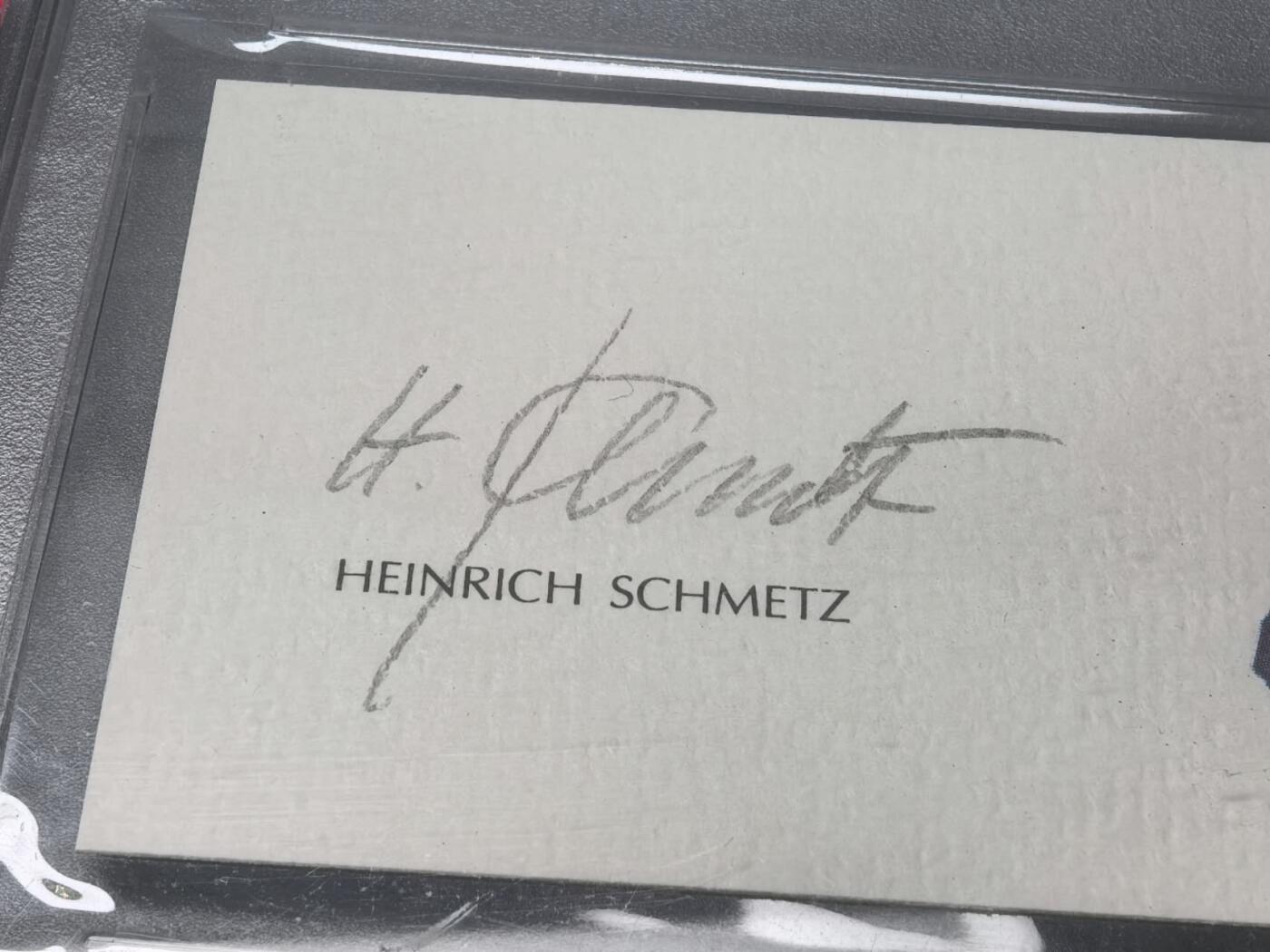 小驴勋章奖章收藏11月15日周六晚五点拍卖（珍爱和平，收藏战争，铭记历史，勿忘国耻，忠党爱国。有偿代拍，送拍规则在简介最后，参拍须阅读规则后再参拍，关系到运费包装发货时效真假辨别等关键信息，拍卖时不再发原图，看大图店主微信码在拍卖店铺介绍里） 海因里希.施梅茨PSA战后签名切片