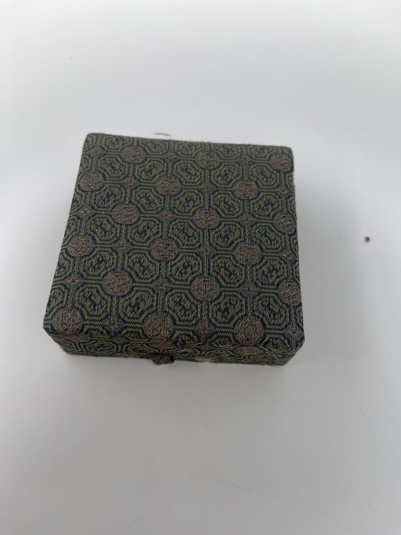 新时代收藏徽章红藏拍卖(第二十八场)  徽章纸品证书杂项 猴年纪念铜章 有点像古时候花钱的样子