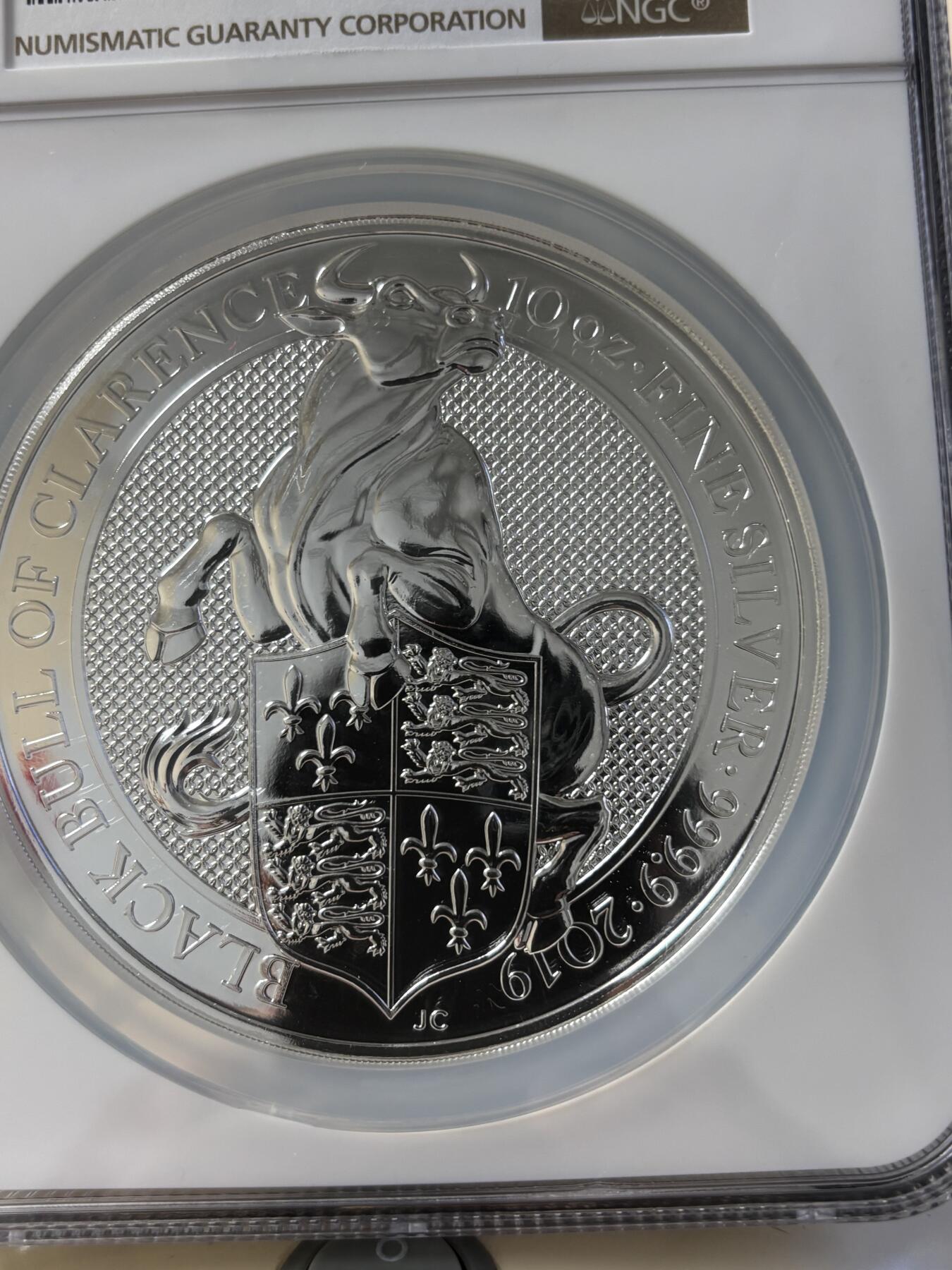 第181期拍卖 英国2019年女王神兽系列克拉伦斯黑牛10盎司纪念银币NGC-MS69,9999银，