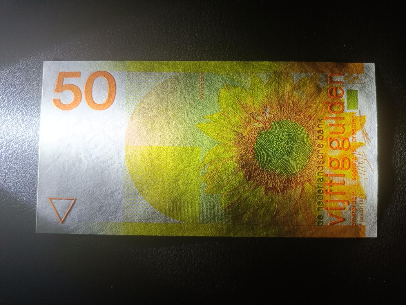 2025十一月第四期，总202期 荷兰1982版50盾UNC，荷兰盾三剑客之一的向日葵