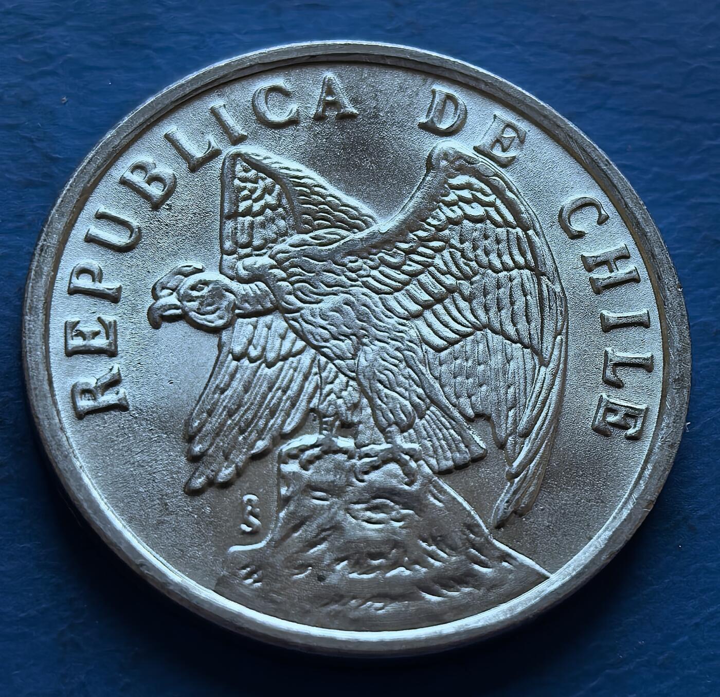 外国优质老铜币银币，周六九点倒数截拍，满百包邮，可寄存半年，喜欢朋友微信扫描二维码可直接参拍