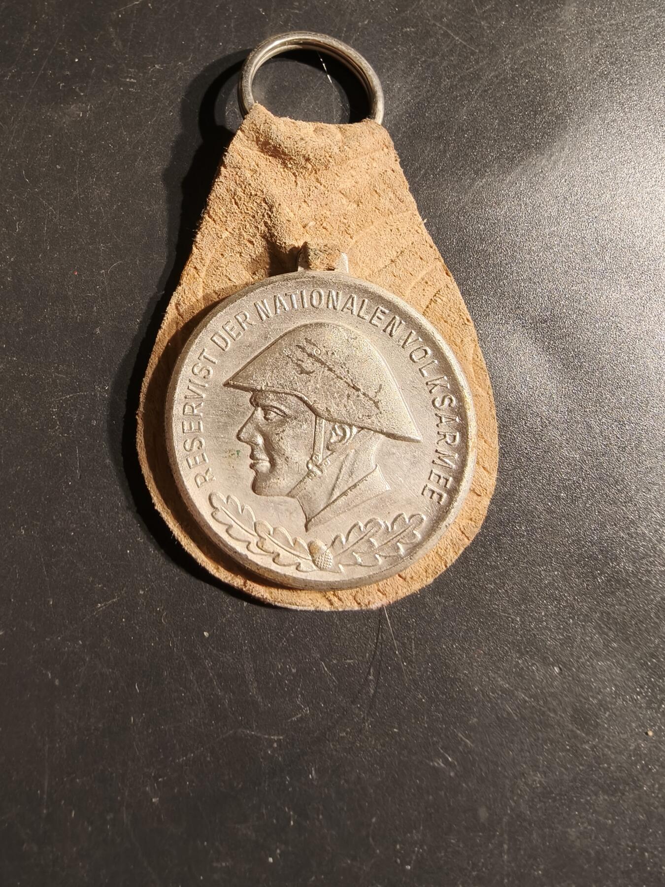 老王徽章第163期 13-15日三场连拍 16日统一发货  13、14日结束后可寄存