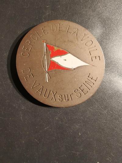 老王徽章第163期 13-15日三场连拍 16日统一发货  13、14日结束后可寄存 -  法国塞纳河畔沃市帆船俱乐部大铜章     直径60mm.   重量116.6g