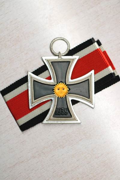 大猫徽章拍卖 第282期 - 珍爱和平 德三二铁 113厂 状态极好