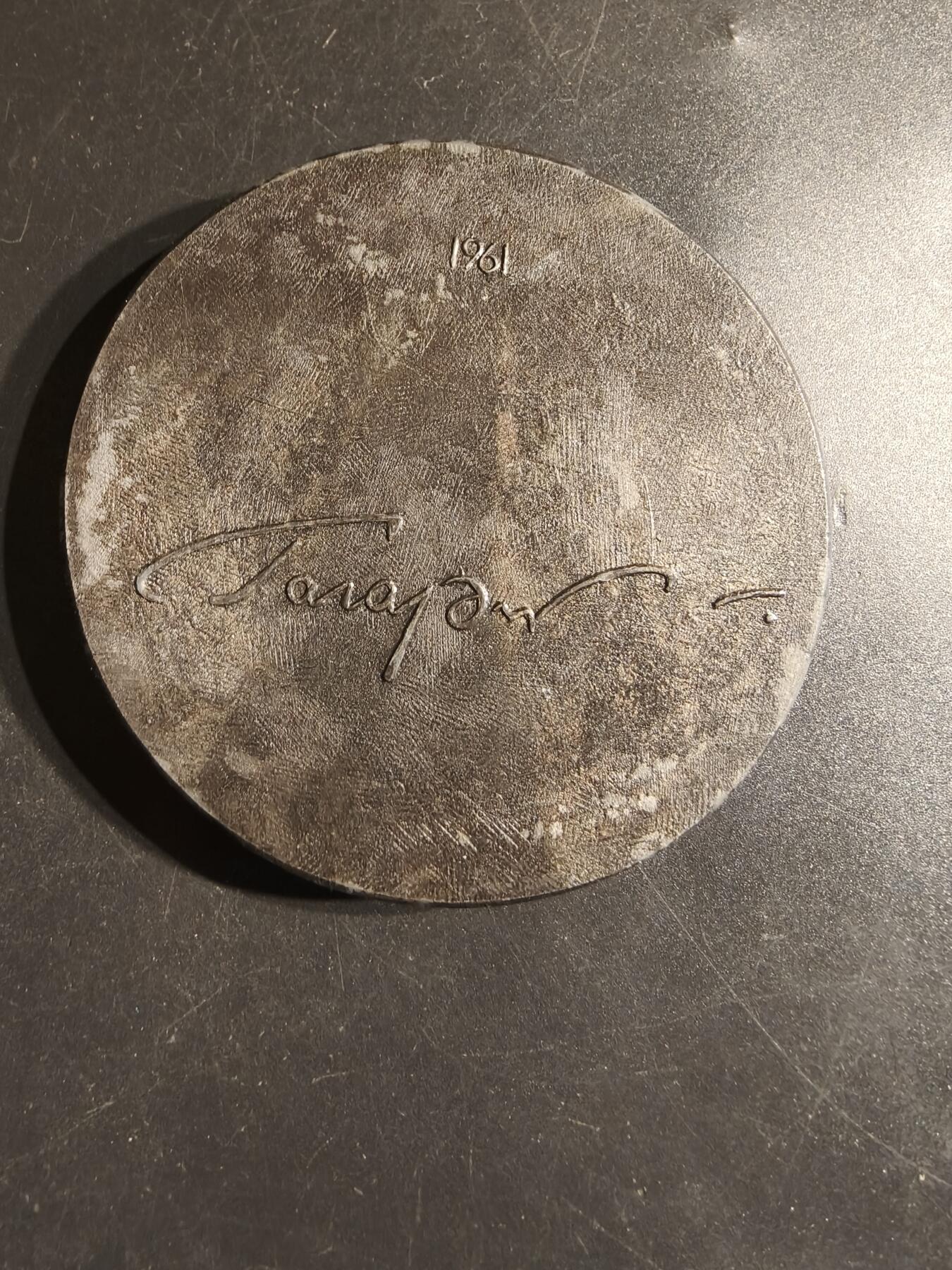 老王徽章第163期 13-15日三场连拍 16日统一发货  13、14日结束后可寄存