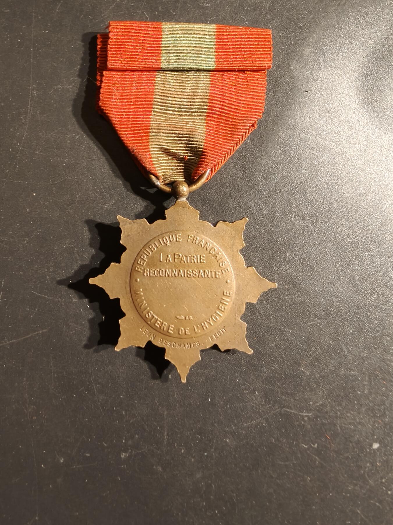 老王徽章第163期 13-15日三场连拍 16日统一发货  13、14日结束后可寄存