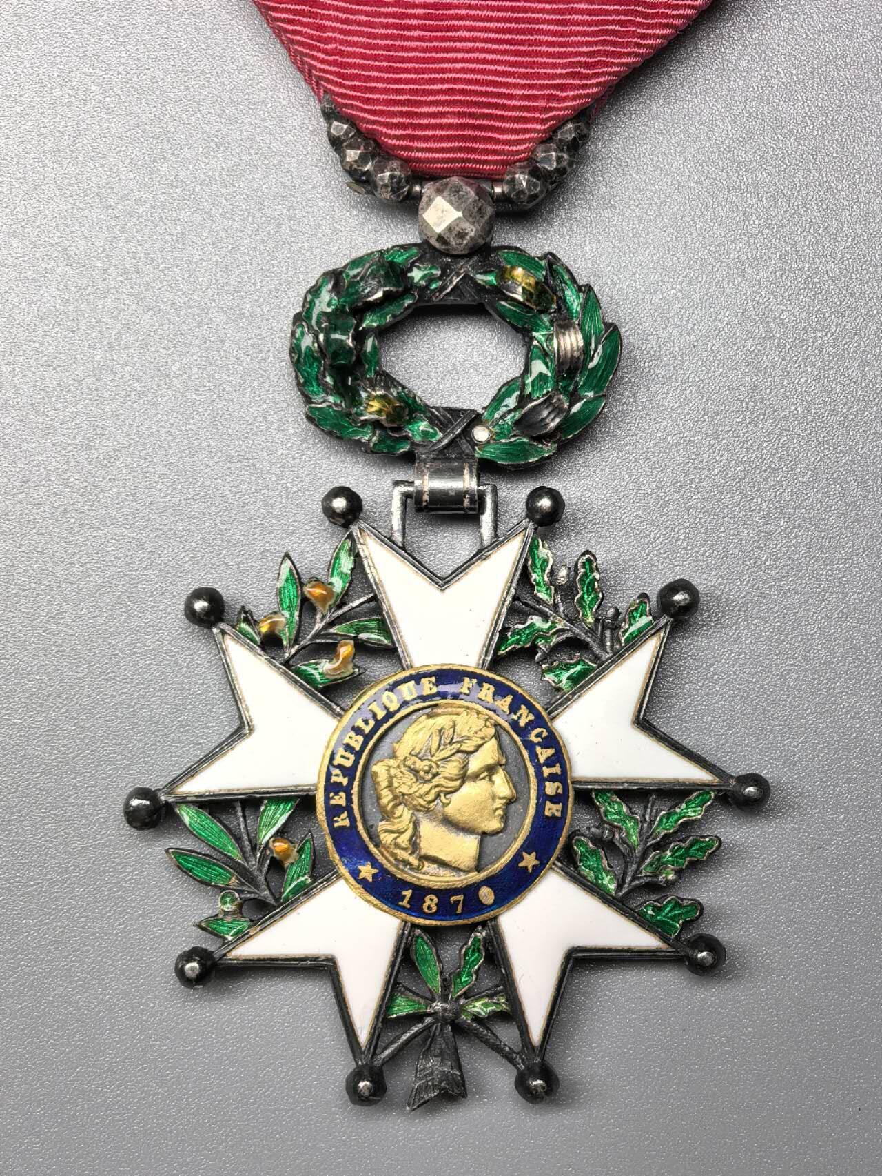 小驴勋章奖章收藏11月15日周六晚五点拍卖（珍爱和平，收藏战争，铭记历史，勿忘国耻，忠党爱国。有偿代拍，送拍规则在简介最后，参拍须阅读规则后再参拍，关系到运费包装发货时效真假辨别等关键信息，拍卖时不再发原图，看大图店主微信码在拍卖店铺介绍里）