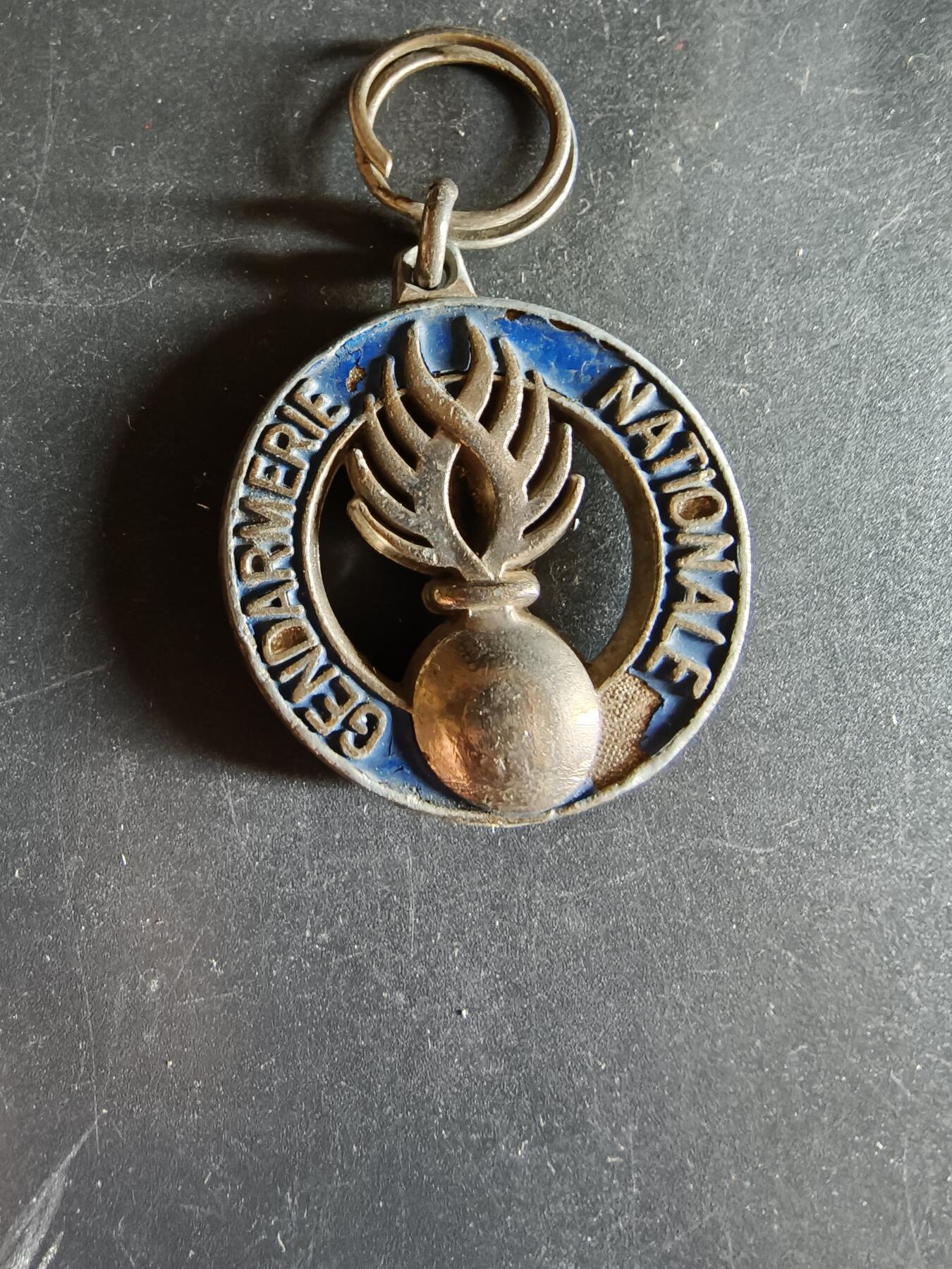 老王徽章第163期 13-15日三场连拍 16日统一发货  13、14日结束后可寄存 法国国家宪兵钥匙扣 