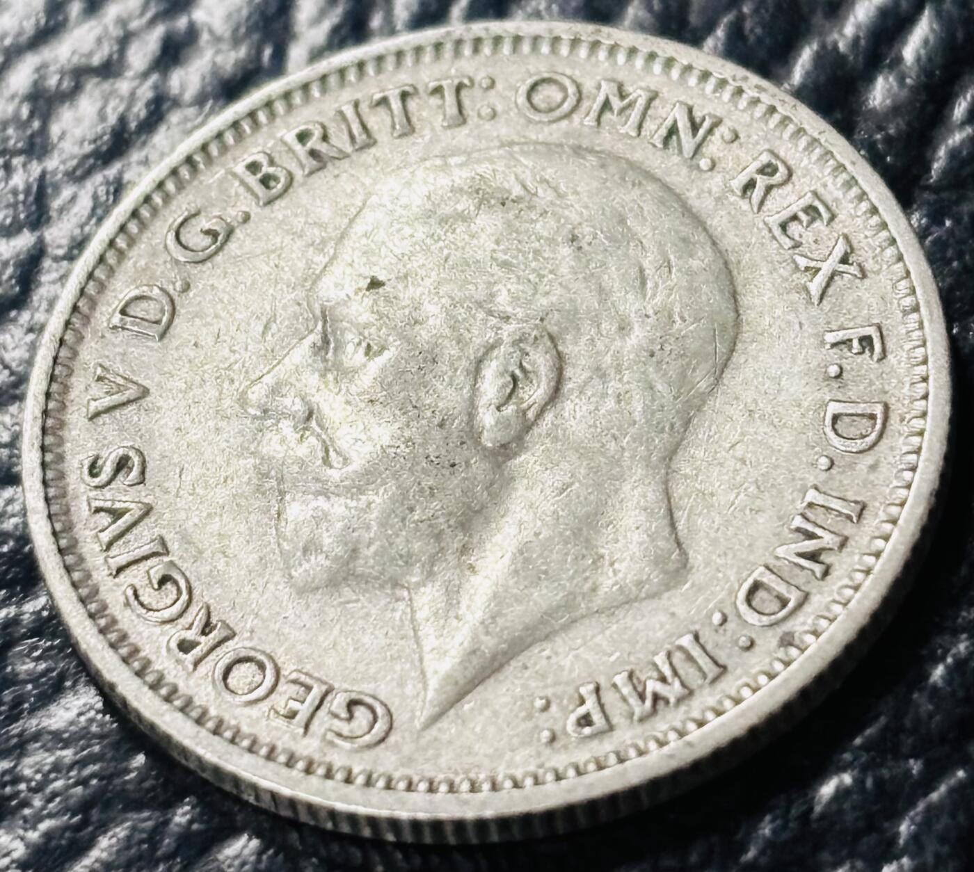 文馨钱币收藏第 281 场，【 长期接收代拍品】银元，银币，套币，纸币专场（本场截拍后休息三天，19 号发货） 极美品 1933 年英国乔治五世 6 便士银币