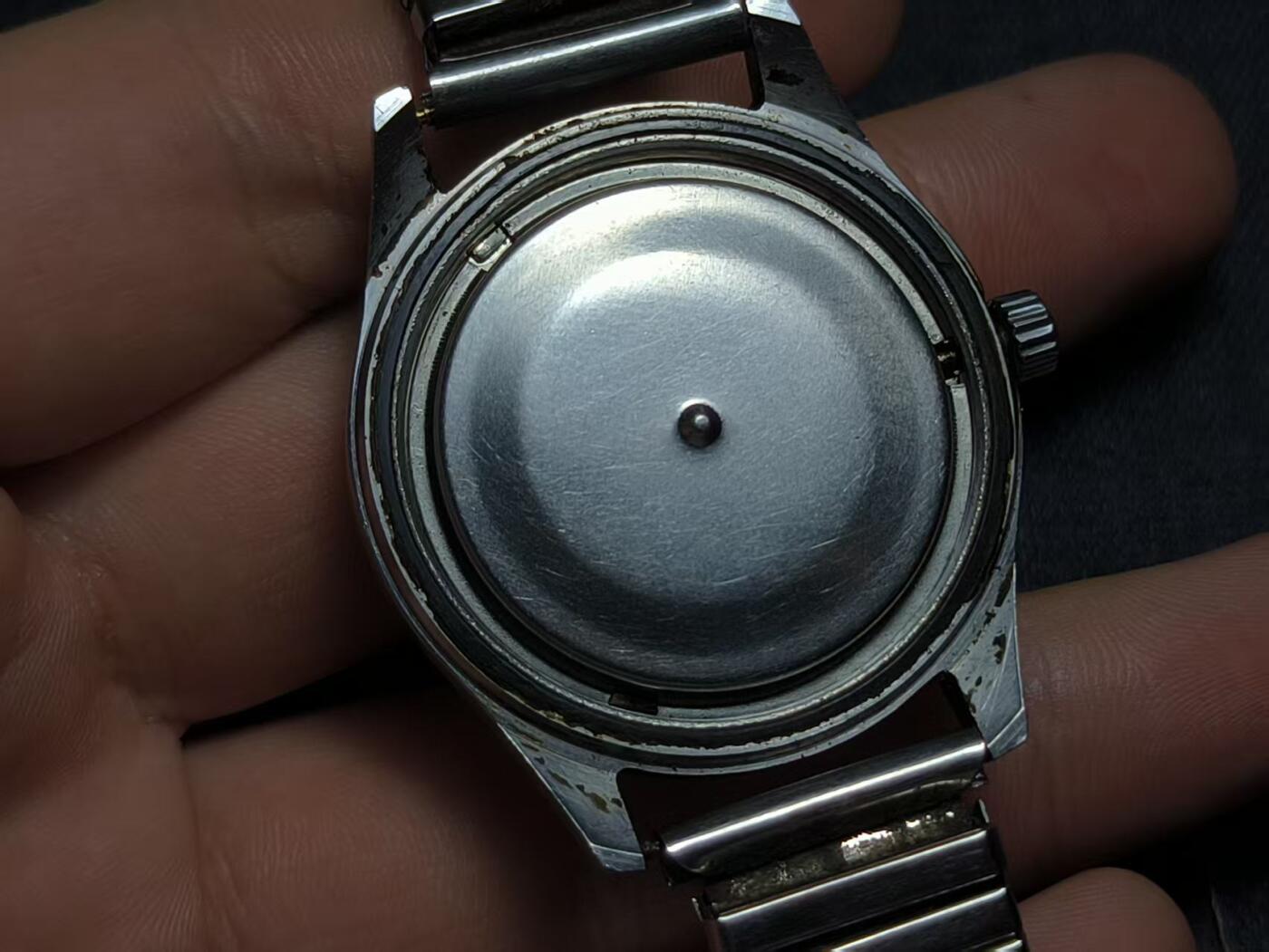 罗岚⭐爱藏⭐精品专拍第七场-分享拍场赚佣（周六有群拍，详细看简介）  金鸡牌（JINJI）手表 12时刻度 弹簧钢链表带 功能完好可走时---“19 ZUAN ZSH-19钻自动上链”  带防水盖 首款自产自动上链机芯手表