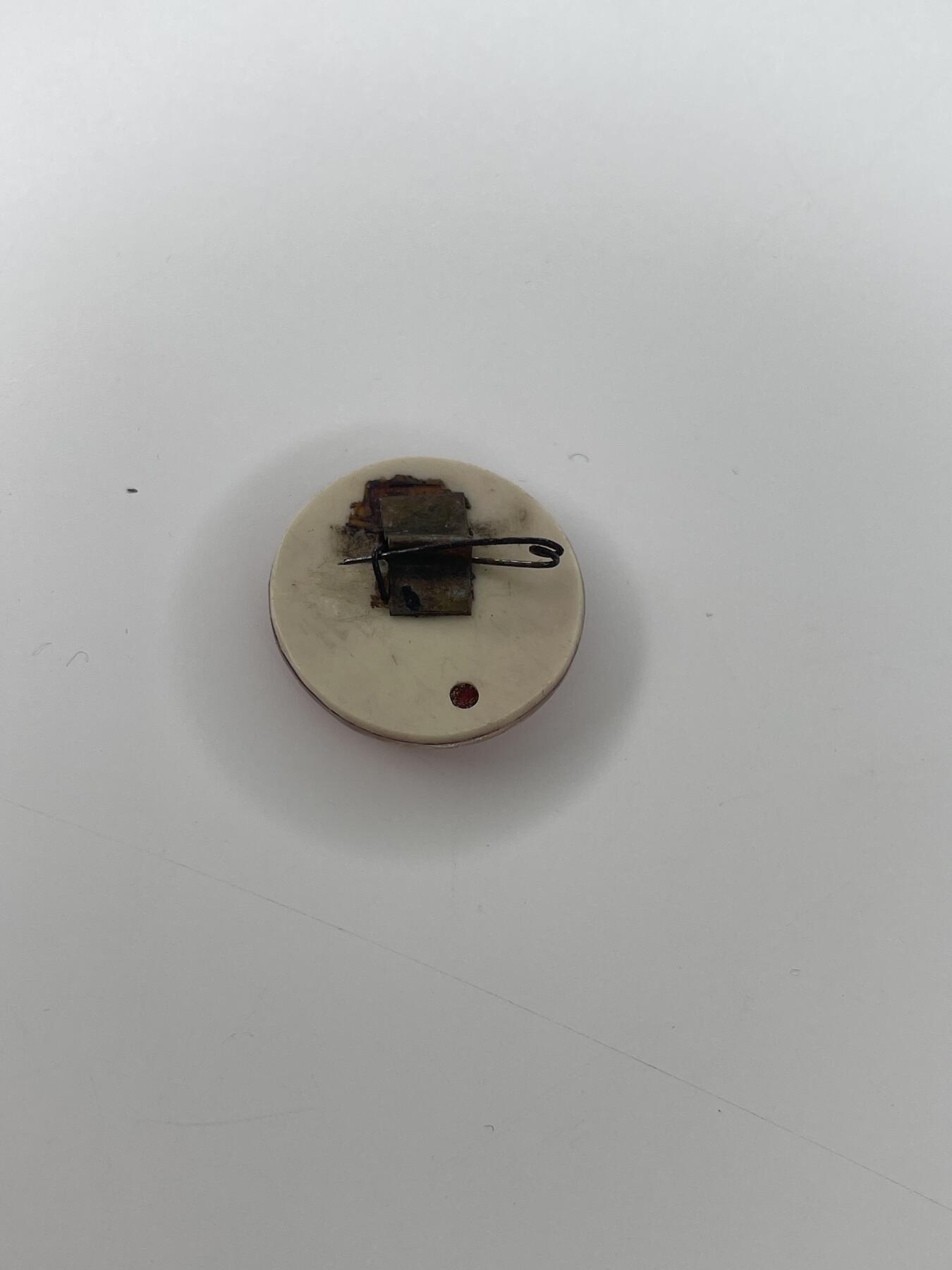 新时代收藏徽章红藏拍卖(第二十八场)  徽章纸品证书杂项 手工打磨毛主席像章 少见 很漂亮 喜欢不要错过 找不到一样的