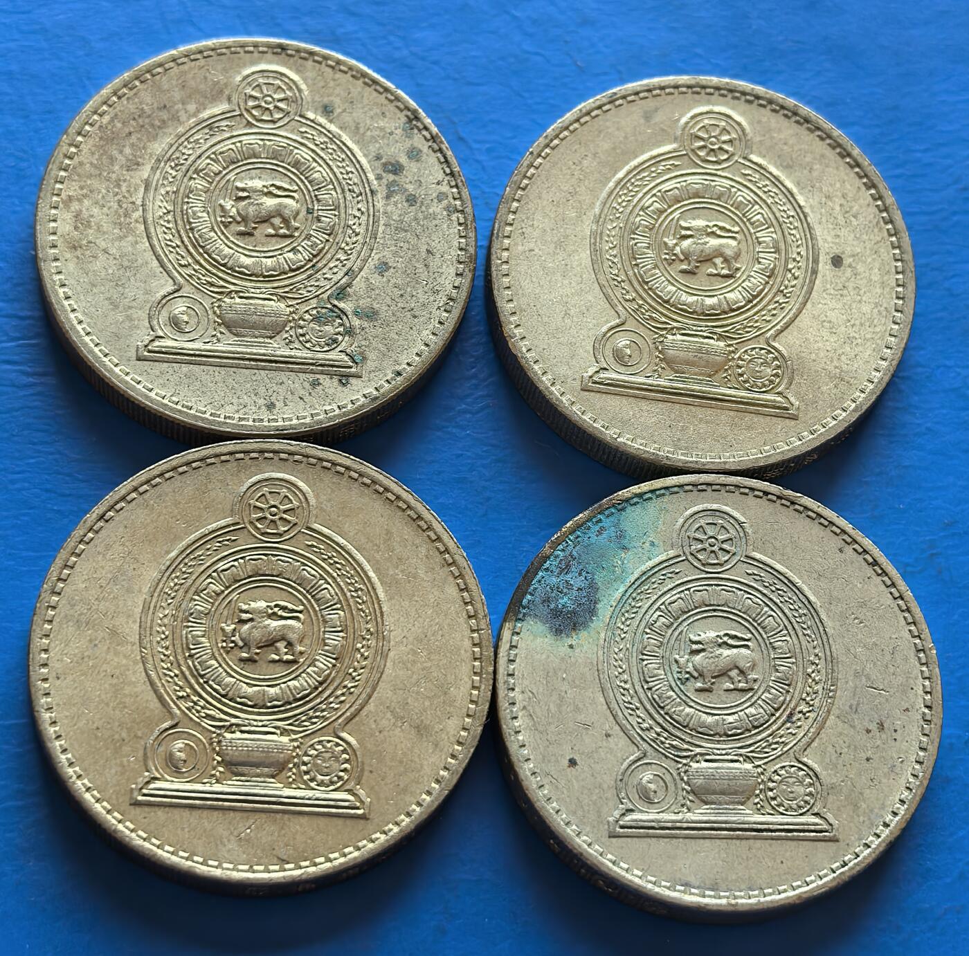 外国优质老铜币银币，周六九点倒数截拍，满百包邮，可寄存半年，喜欢朋友微信扫描二维码可直接参拍