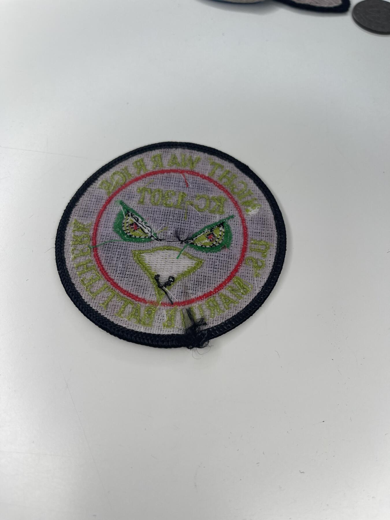 新时代收藏徽章红藏拍卖(第二十八场)  徽章纸品证书杂项 美国海军陆战队空降运输机kc130t暗夜勇士臂章