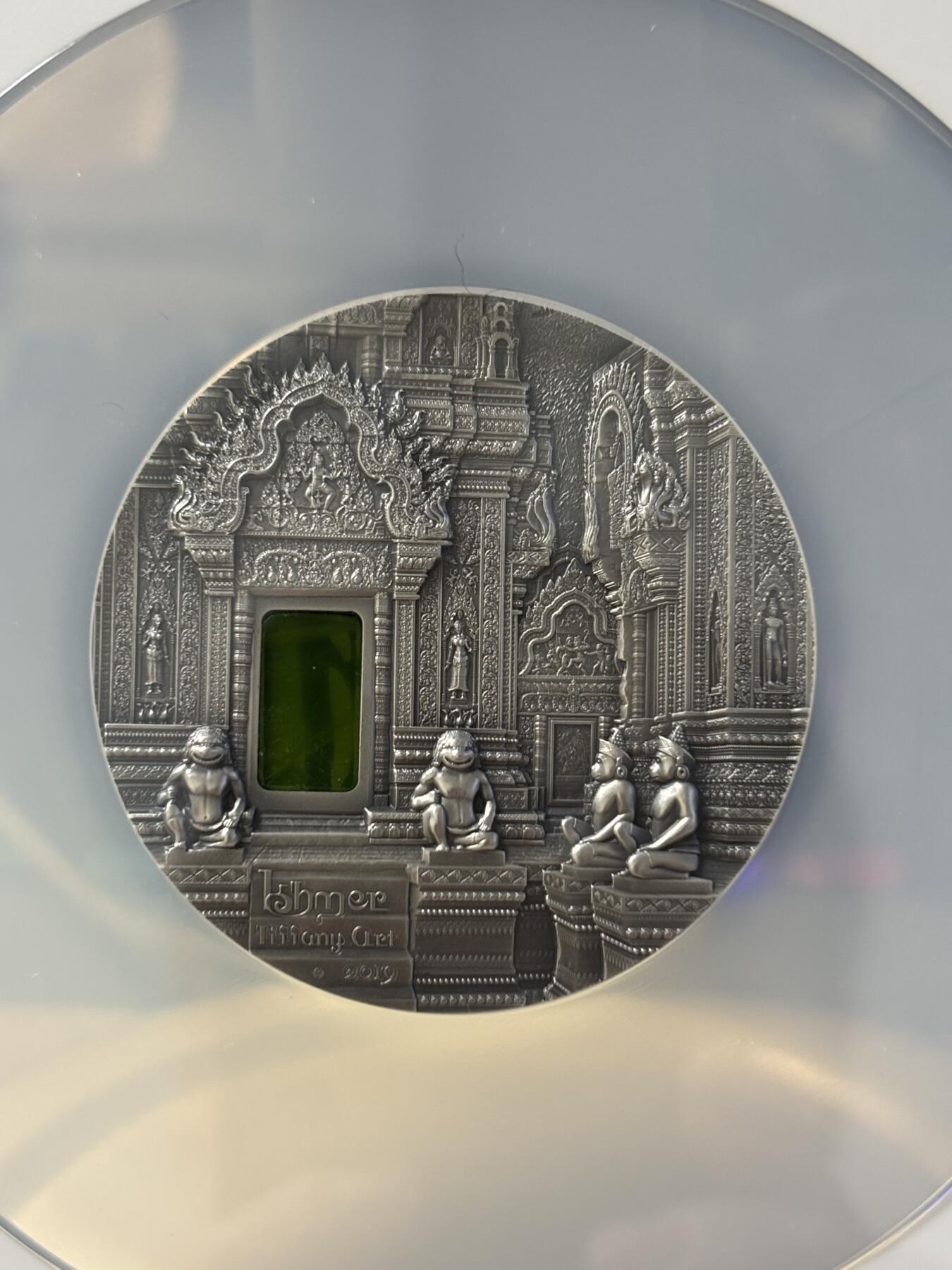 第181期拍卖 帕劳2019年蒂凡尼柬埔寨吴哥窟2盎司镶嵌玻璃银币NGC-MS70原盒证书，999银，发行999枚