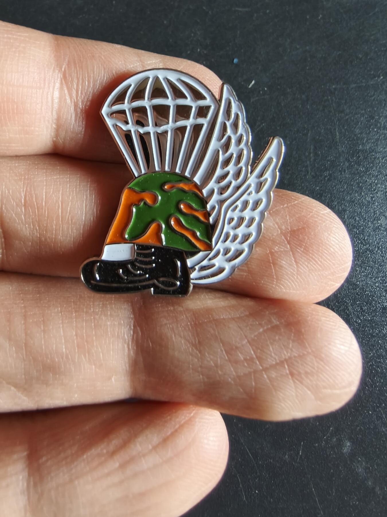 老王徽章第163期 13-15日三场连拍 16日统一发货  13、14日结束后可寄存 美国海军陆战队空降团徽章 