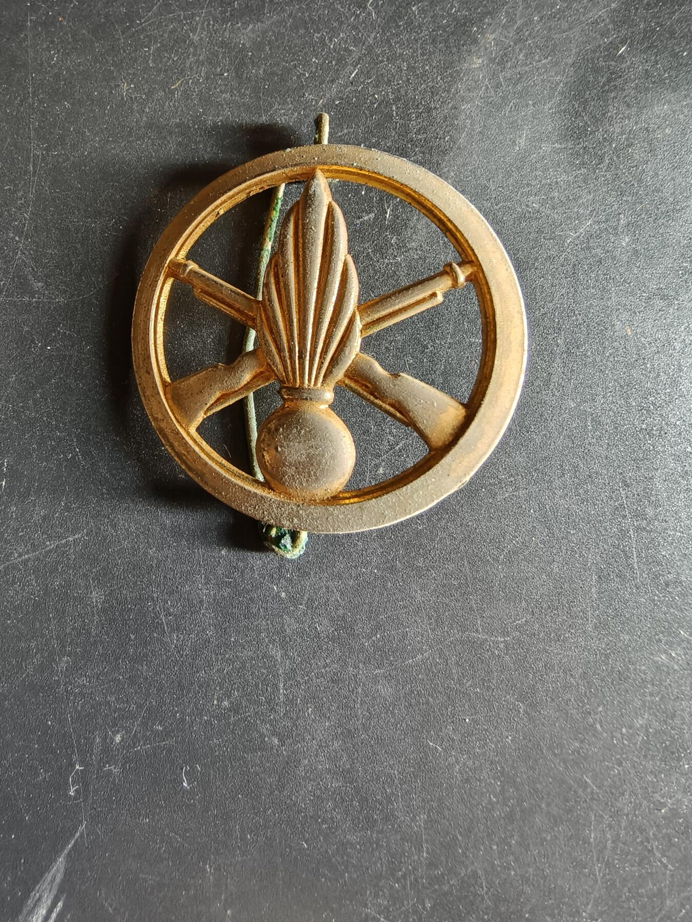 老王徽章第163期 13-15日三场连拍 16日统一发货  13、14日结束后可寄存 法国步兵贝雷帽徽 