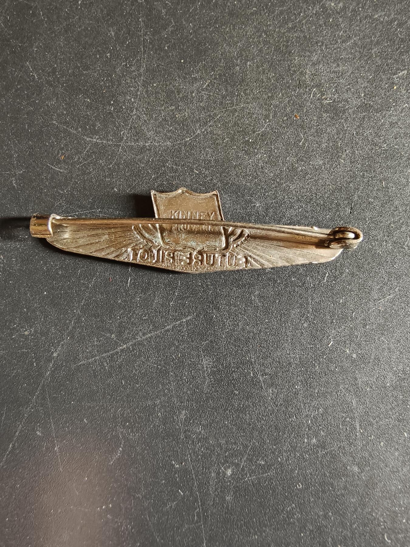 老王徽章第163期 13-15日三场连拍 16日统一发货  13、14日结束后可寄存  美国联合航空（United Airlines）的“未来飞行员”计划证章