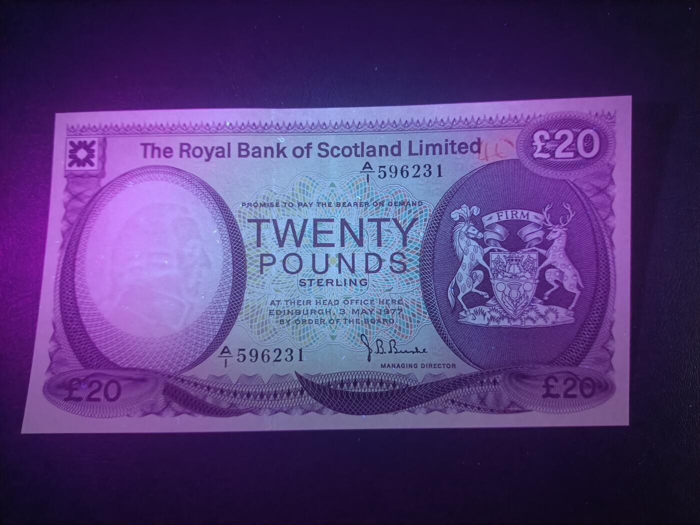 2025十一月第四期，总202期 苏格兰皇家银行1977年20镑AUNC首冠A/1，银行徽章和布罗迪克城堡，少见中高面值