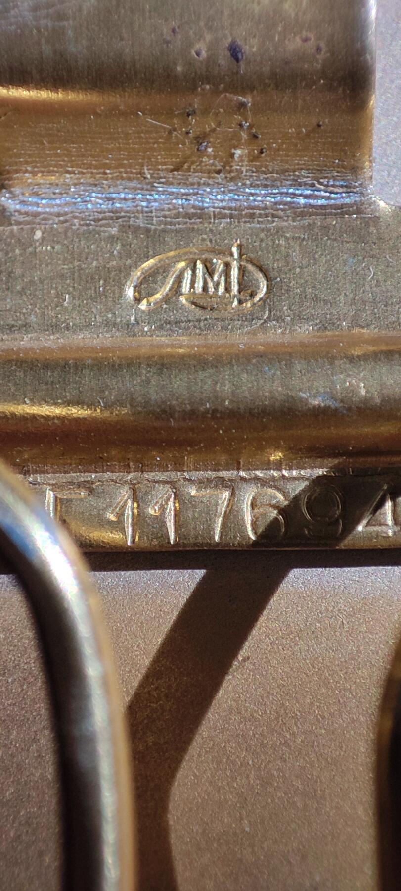 红色经典收藏拍卖专场第31期 苏联产 列宁头像摆件 可以挂 边缘有磨损 247克 列宁头像空心