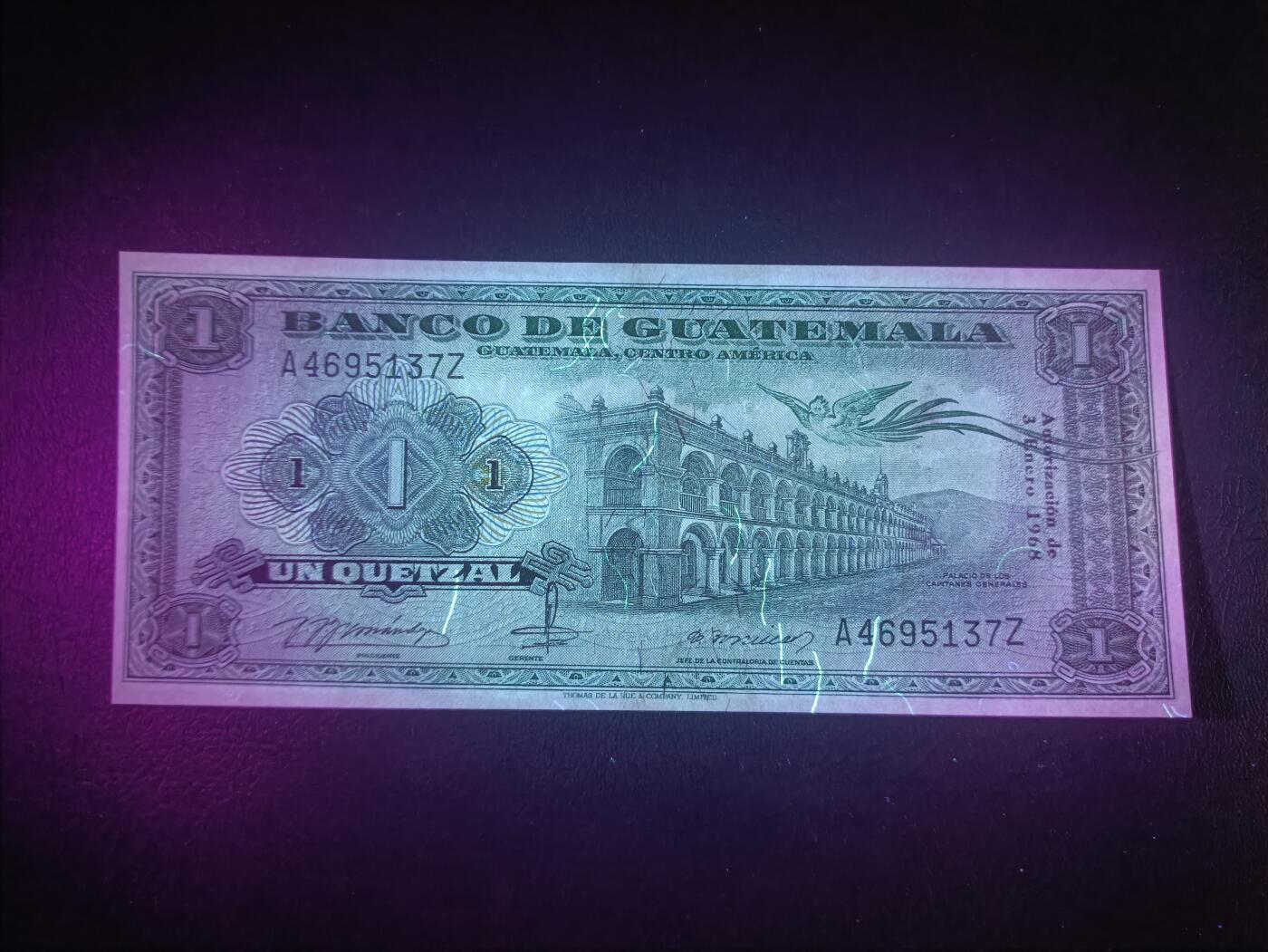 2025十一月第四期，总202期 危地马拉1968年1格查尔AUNC，国会大楼和阿提拉湖，早期年份