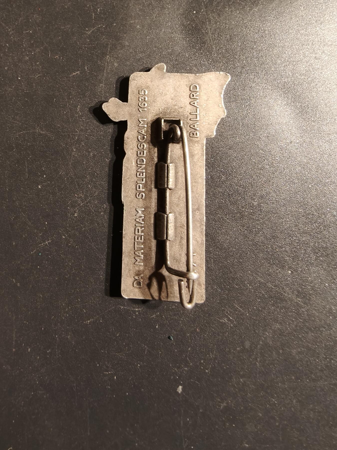 老王徽章第163期 13-15日三场连拍 16日统一发货  13、14日结束后可寄存