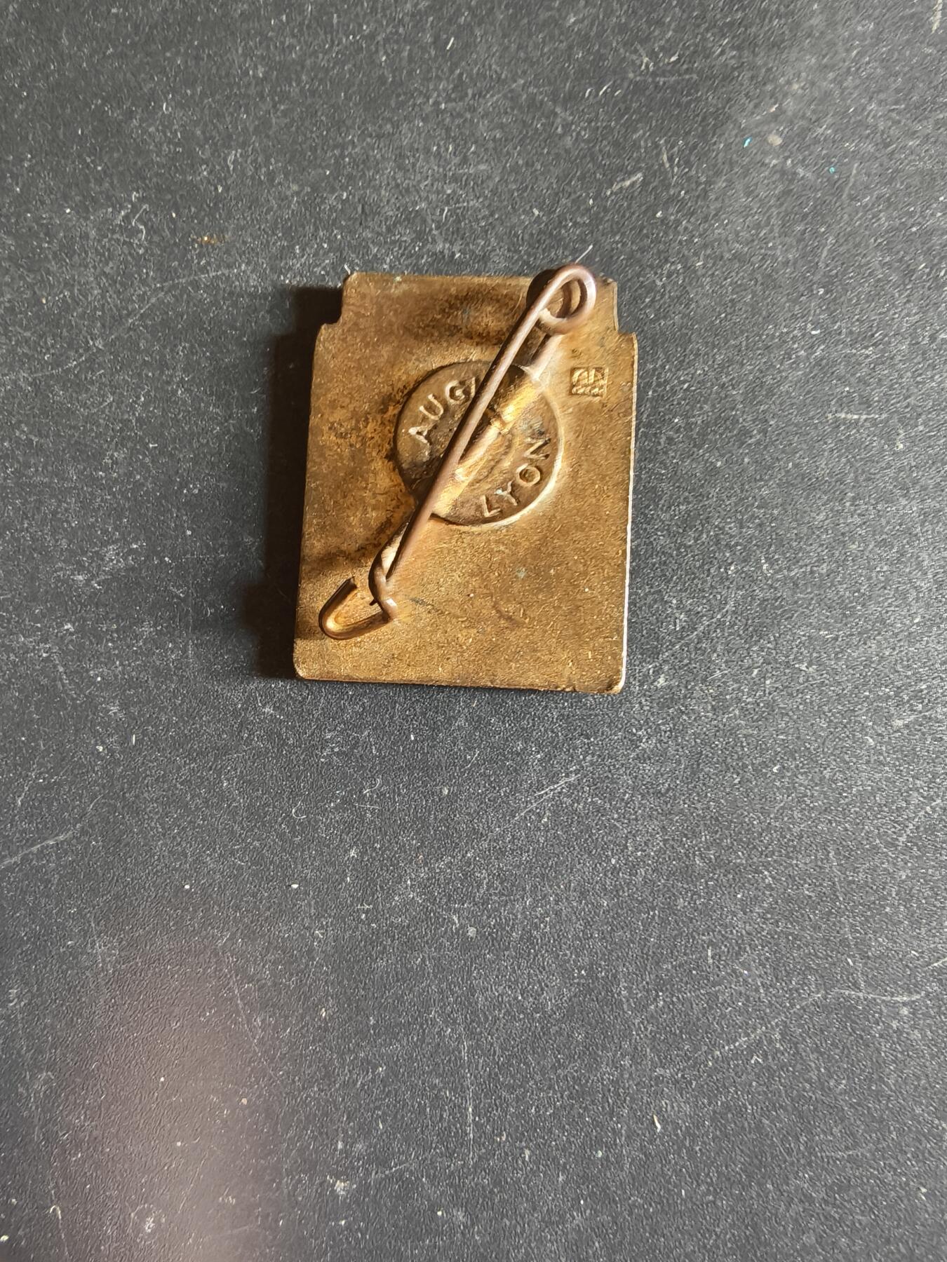 老王徽章第163期 13-15日三场连拍 16日统一发货  13、14日结束后可寄存