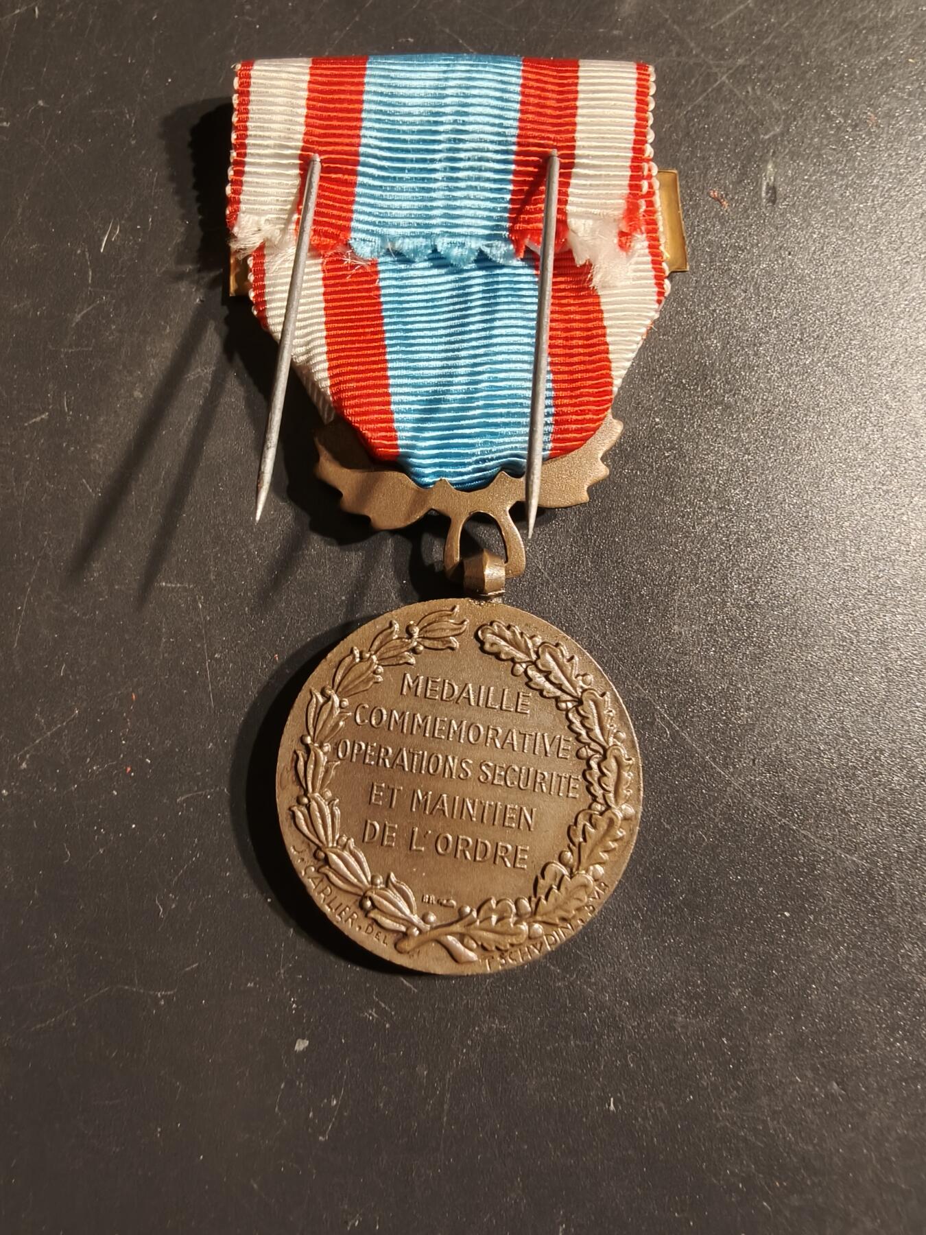 老王徽章第163期 13-15日三场连拍 16日统一发货  13、14日结束后可寄存