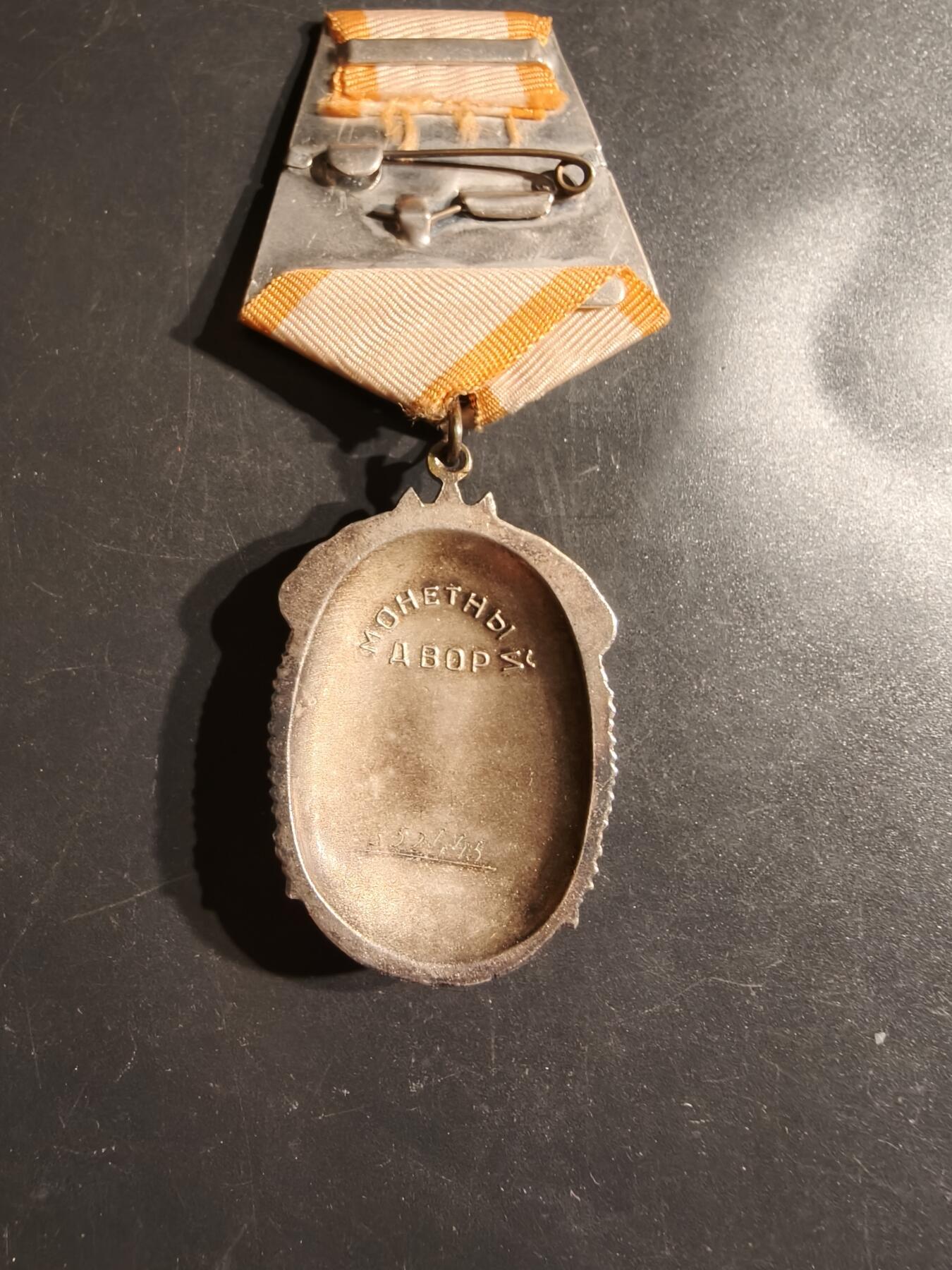 老王徽章第163期 13-15日三场连拍 16日统一发货  13、14日结束后可寄存