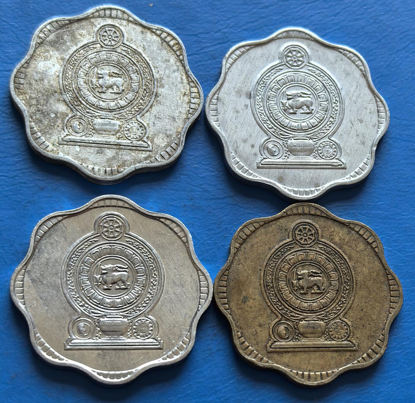 外国优质老铜币银币，周六九点倒数截拍，满百包邮，可寄存半年，喜欢朋友微信扫描二维码可直接参拍